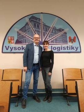 Relacja wykładowcy z prowadzenia wykładów w ramach programu Erasmus+ w Czechach