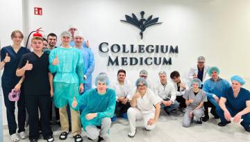 Studenci Fizjoterapii na zajęciach w prosektorium