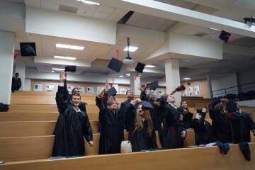 clark-university-rozdanie-dyplomow-san